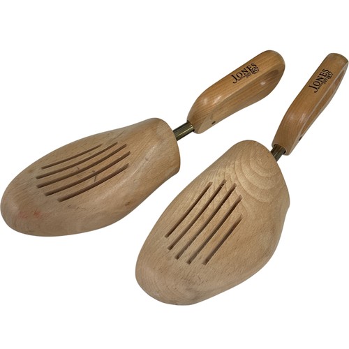 Jones the bootmaker wooden - jones,