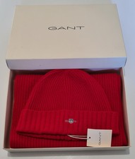 Gant Shield Beanie Hat And Scarf Gift Boxed Set One Size Bright Red