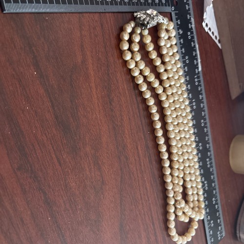 Strand faux pearls - x,