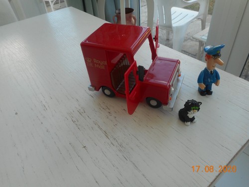 Postman pat friction - pat's, van