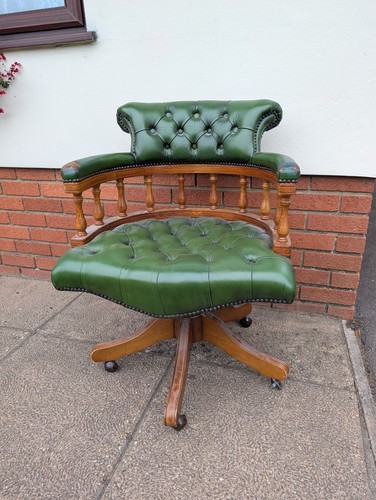 Vintage chesterfield office - -,