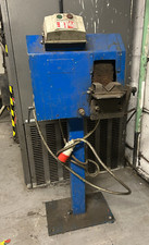 Pedestal Wire Wheel Tube Box