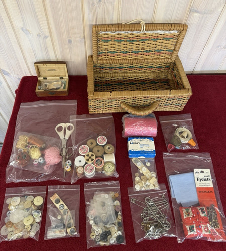 Vintage sewing items - vintage,