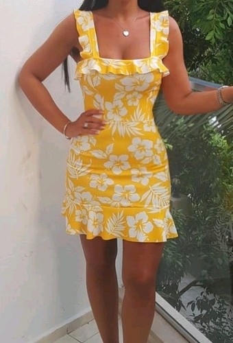 Stunning yellow and white - a,