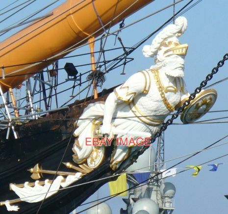 Photo hms warrior figurehead - ,