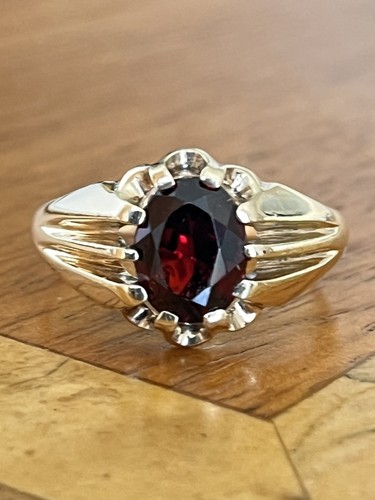 Gents 9ct gold garnet - 9ct,
