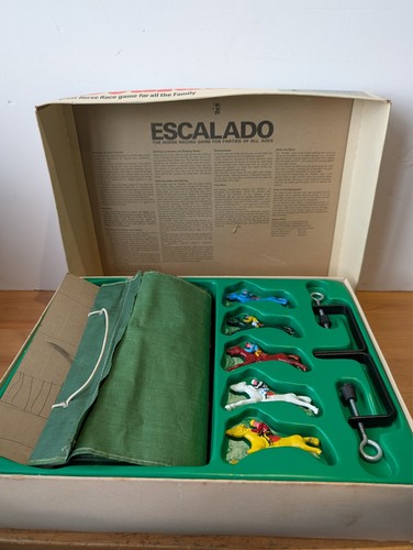 Vintage escalado horse racing - vintage,