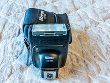 Nikon Speedlight SB-400 Flash