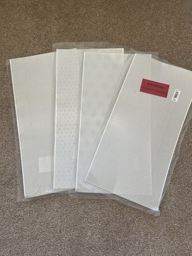 Rothley white perforated - 4x,