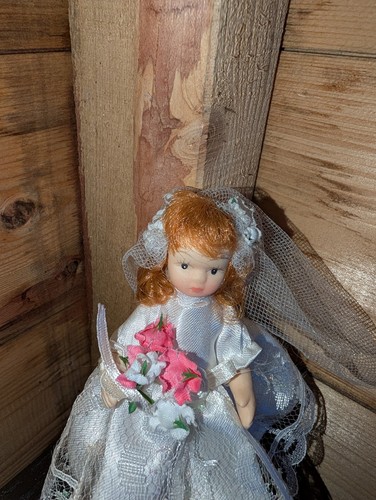 Small haunted doll sophie - small,