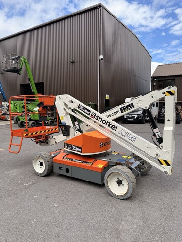 Cherry picker access platform - picker,