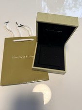 Van Cleef Arpels Necklace Velvet Box And Gift Bag What Is In The Pictures.