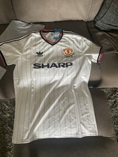 Manchester United 1983 Charity Shield Retro Shirt