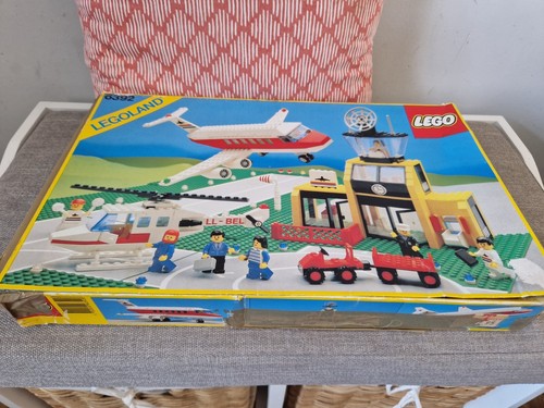 Lego town airport - lego,
