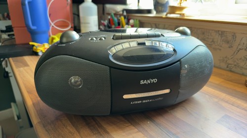 Sanyo mcd ub685m radio - sanyo,