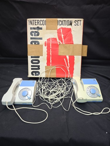 Set telephone - set, of