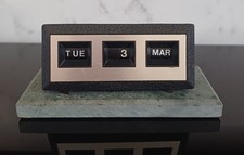 Vintage Retro Perpetual Desk