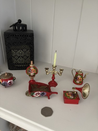 Vintage dolls house - vintage,