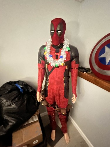 Premium deadpool and - premium, wolverine