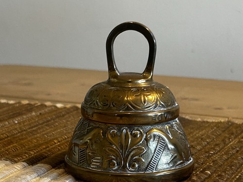 Antique embossed solid round - solid,