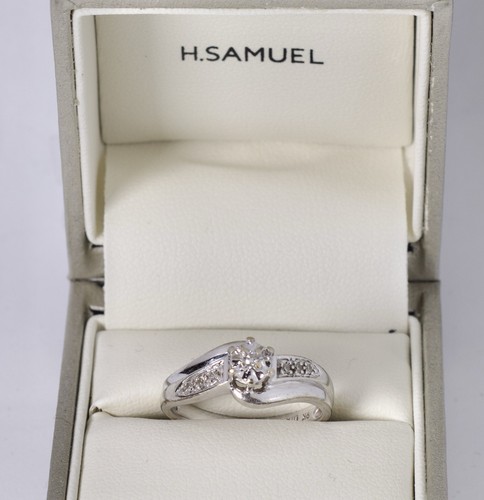 9ct white gold diamond - white,