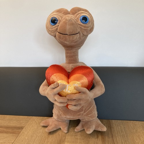 Plush soft toy with heart - e.t.,