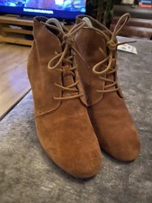 Office Wedge Boots Size 5