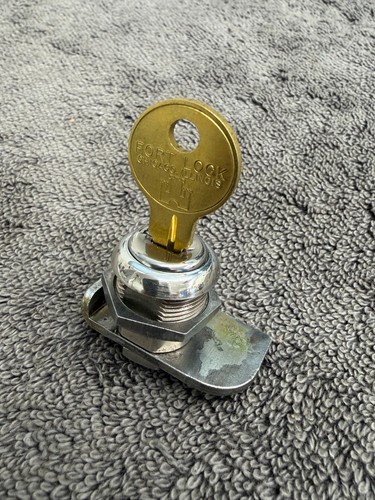 Service lock assembly - assembly, for