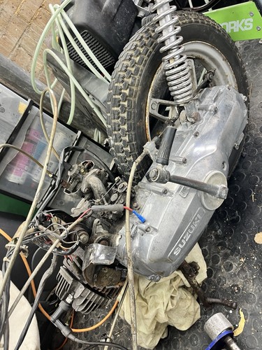 Suzuki engine running - fz,