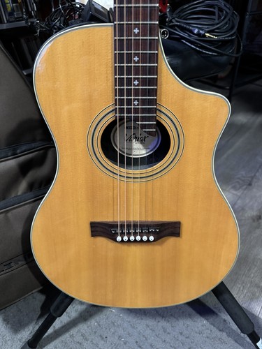 Variax700 acoustic guitar - variax700, line