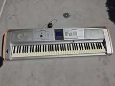 Yamaha DGX-505 Portable Grand 88 key Electric Keyboard - Silver/Oak w power cord