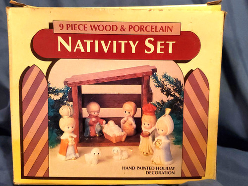 Vintage 1970 9pc nativity - 1970's,