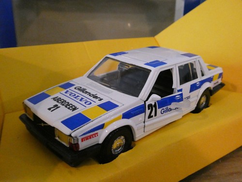 Corgi toys volvo 760 saloon - volvo,