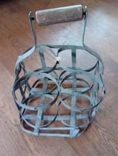 Metal Vintage Milk Bottle Holder 4 Carrier Rack Wooden Handle Retro Drinks Caddy