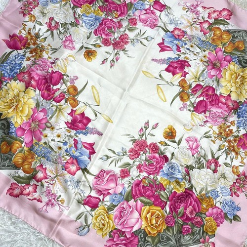 Gucci scarf large size floral