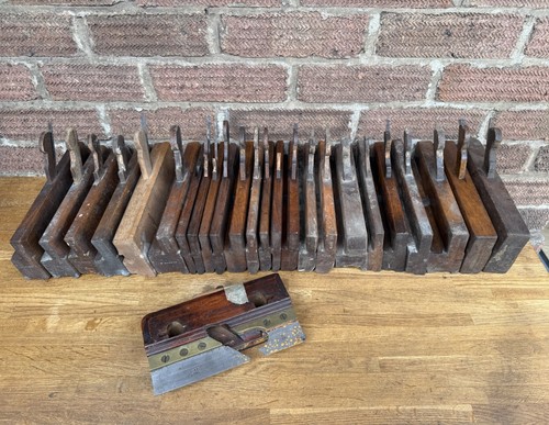 Joblot wooden moulding - joblot,