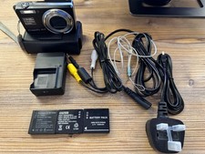 Ricoh Caplio R7 Digital Camera 8.2 MP Vintage Compact Black Silver Boxed TESTED