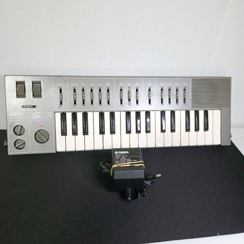 Yamaha cs01 analog synthesizer - yamaha,