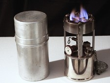 VINTAGE WW2 WORKING COLEMAN