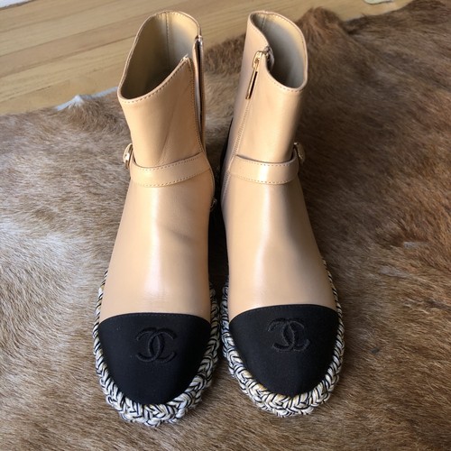 Chanel beige and black leather - beige,