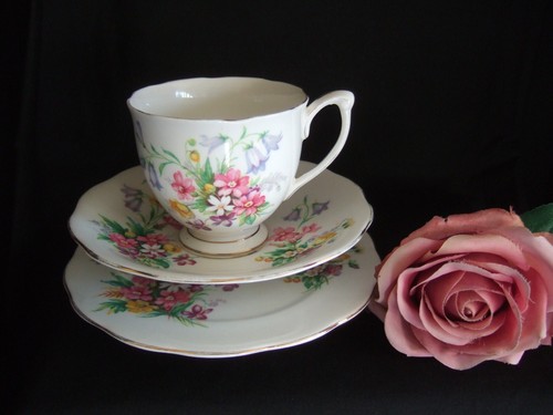 Queen anne bone china old - queen,