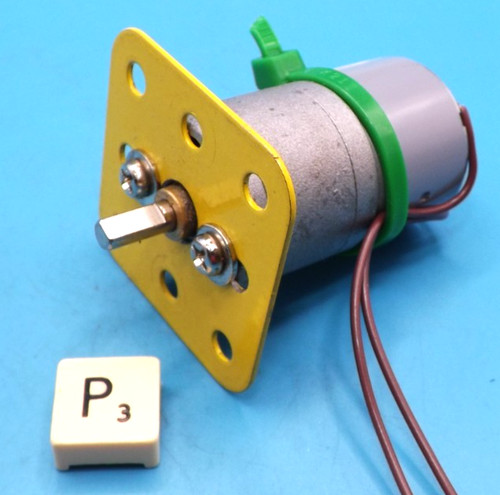 Low voltage motor with meccano - voltage,