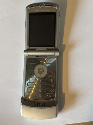 Motorola razr retro prop - motorola,