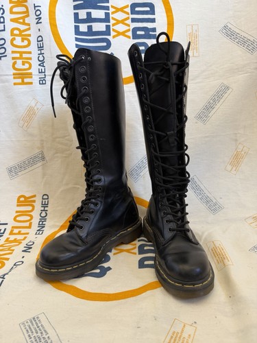 Martens 20 eye boots - martens,