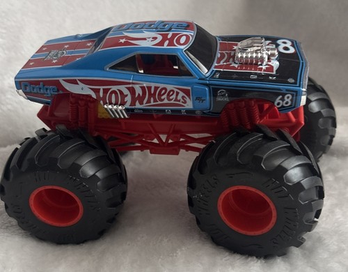 Hot wheels monster truck - hot, 1:24