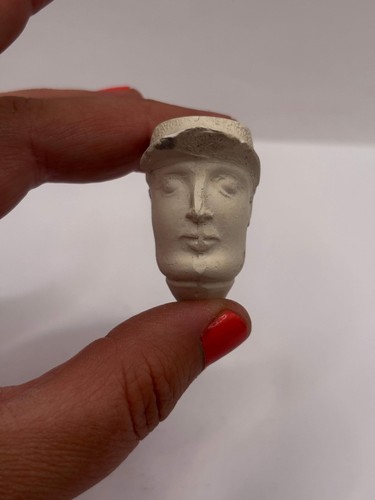 Old figural clay pipe - , head