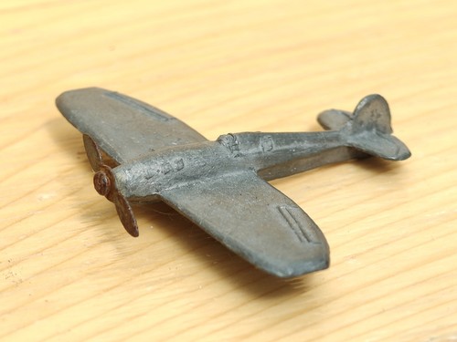 Tiny vintage meccano dinky - vintage,