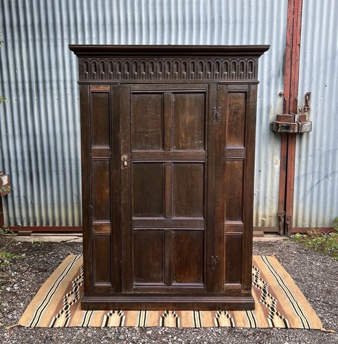 Large antique panelled oak - panelled,