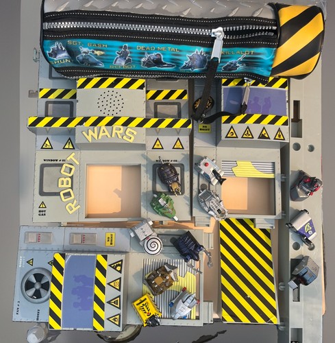 Robot wars battle - bots, bbc