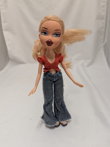Cloe style bratz doll 2001 - doll,